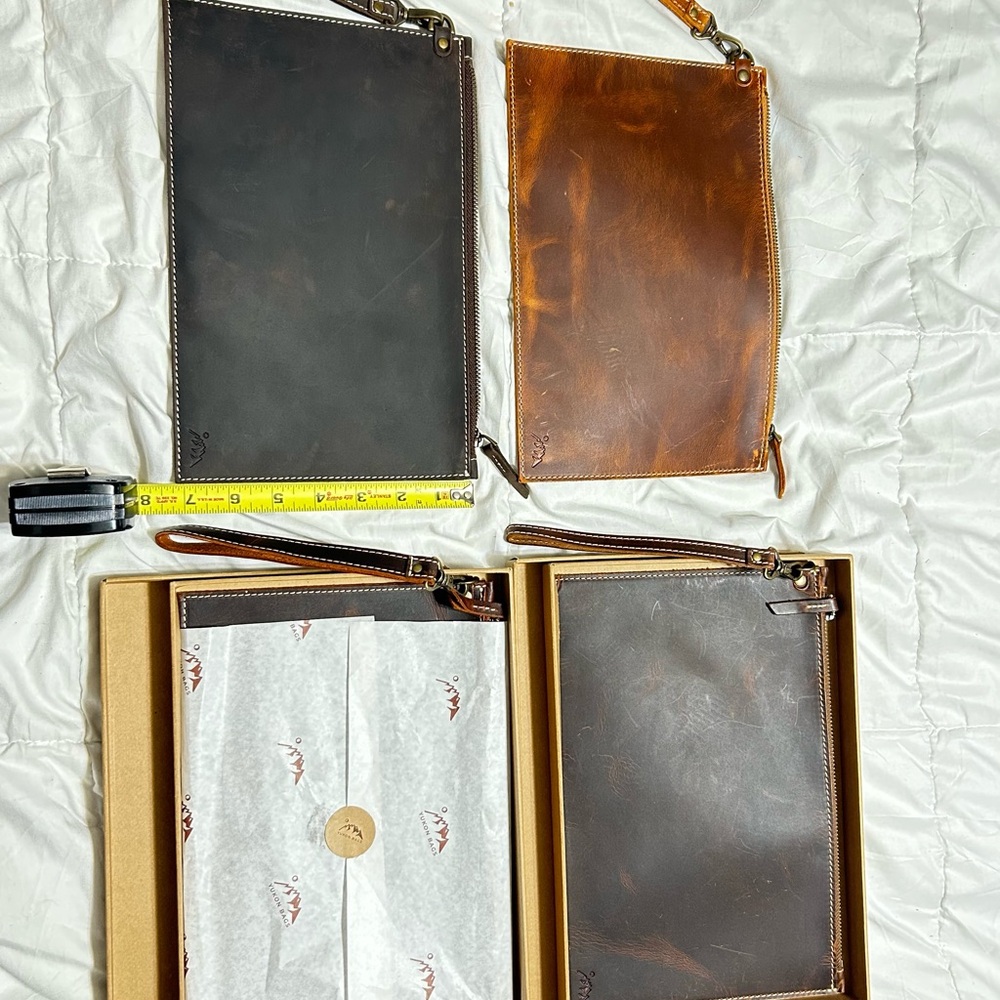 Handmade Leather women’s or men’s zipper leather pouch.